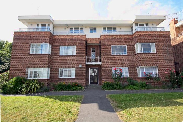 2 Bedroom Flat To Rent In London Road, Twickenham, TW1