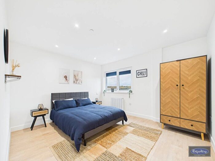 2 Bedroom Flat To Rent In Heather Court, Progressive Close, Sidcup, DA14