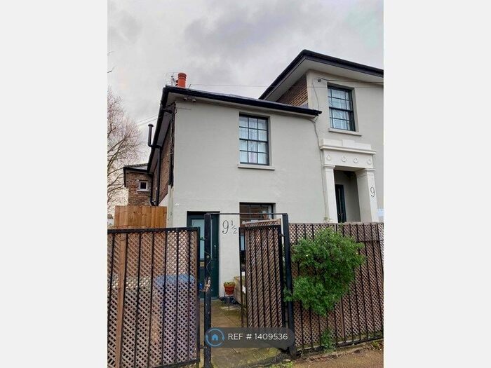 1 Bedroom Flat To Rent In Blenheim Grove, London, SE15