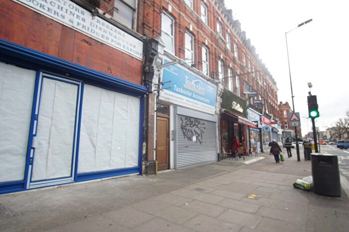 2 Bedroom Flat To Rent In Pine Road, London, NW2