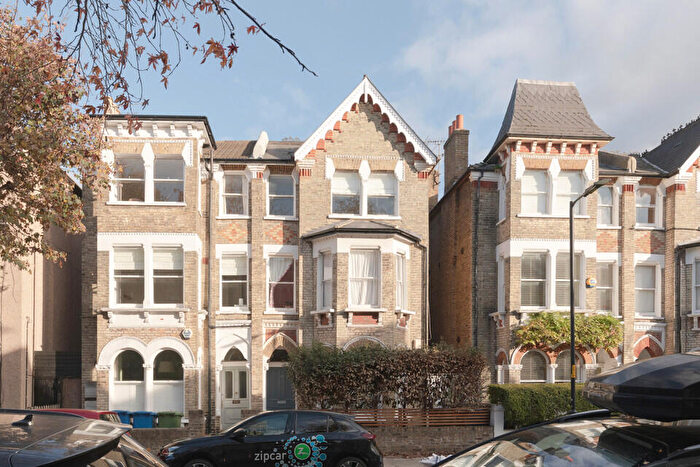 2 Bedroom Flat For Sale In Oakhurst Grove, East Dulwich, SE22