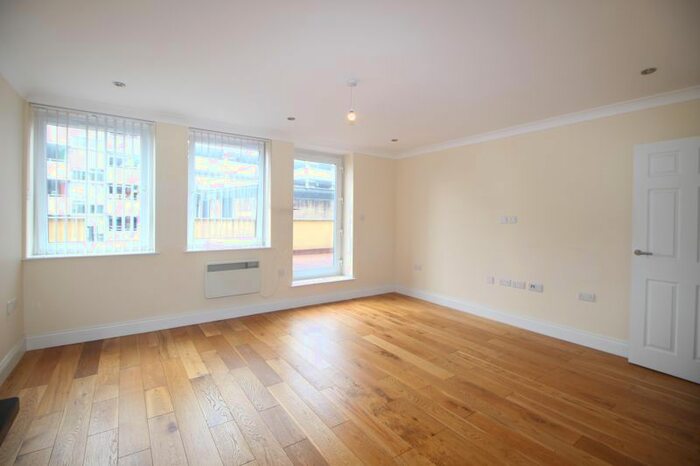 1 Bedroom Flat To Rent In High Street, Slough, SL1