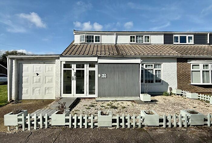 3 Bedroom Semi Detached House For Sale In High Drive, Gosport, PO13