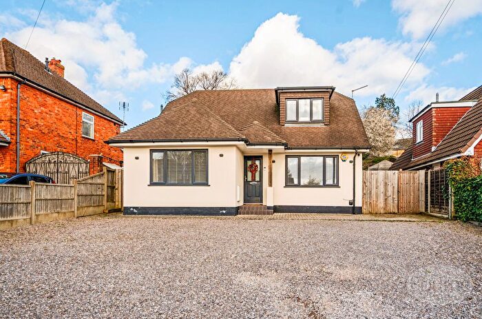 4 Bedroom Detached House For Sale In Wellington Lane, Farnham, Surrey, GU9