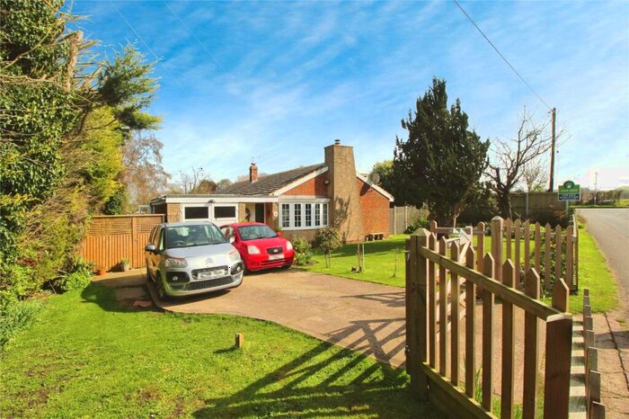 4 Bedroom Bungalow For Sale In The Street, Finglesham, Deal, Kent, CT14
