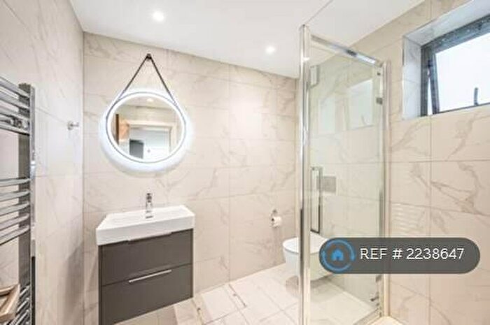 Studio To Rent In Endersleigh Gardens, London, NW4
