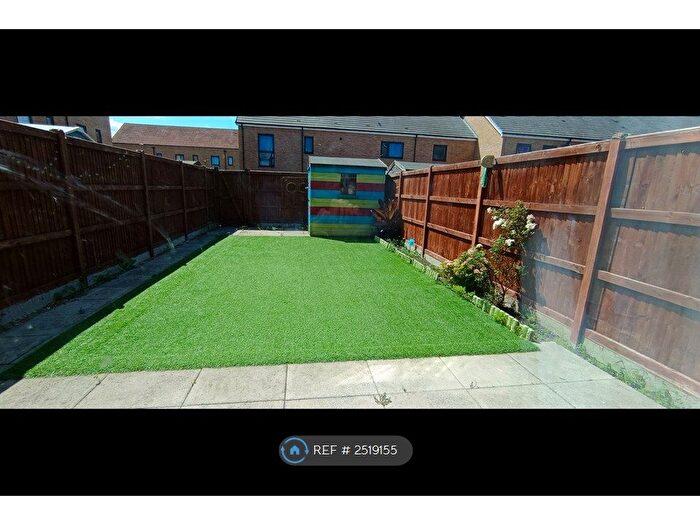 2 Bedroom End Of Terrace House To Rent In Fullerton Avenue, Essex, RM8