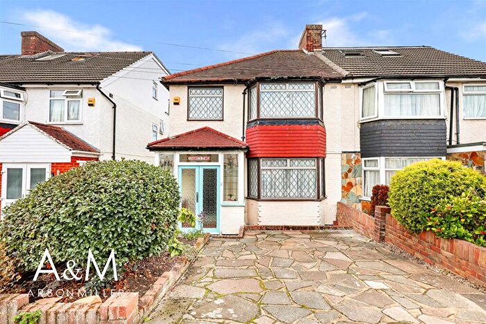 3 Bedroom Semi-Detached House For Sale In The Glade, Clayhall, IG5