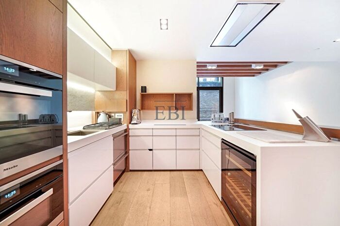 2 Bedroom Flat To Rent In Pearson Square, Fitzroy Place, London, W1T