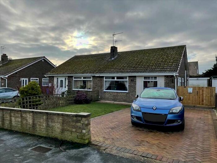 Houses for sale & to rent in YO14 0EF, Sandpiper Close, Filey Filey