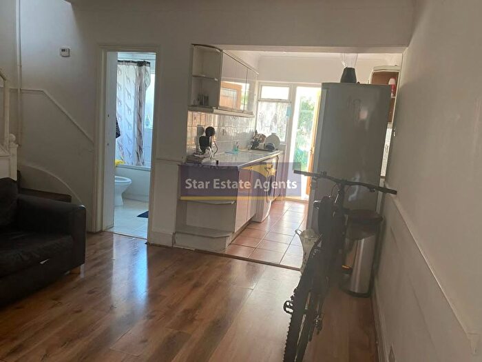 3 Bedroom Property To Rent In Beam Avenue, Dagenham, Essex, RM10