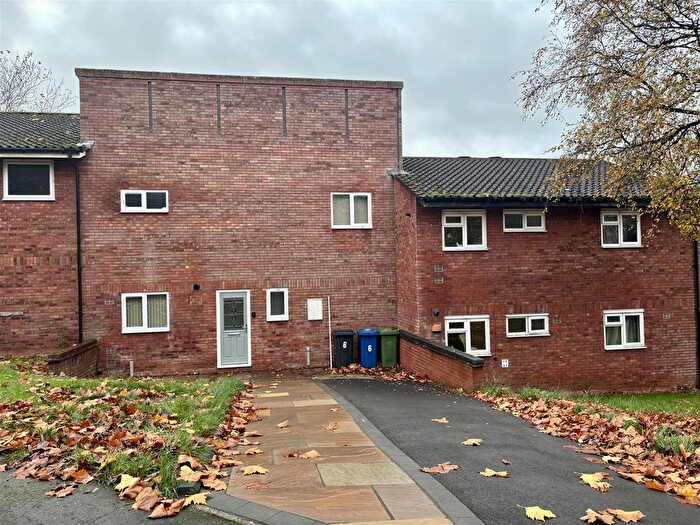 4 Bedroom Terraced House To Rent In Crossfell, Wilnecote, B77