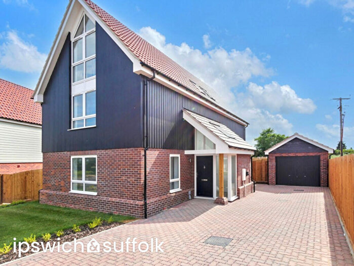 4 Bedroom Detached House For Sale In Spalding Way, Chelmondiston, IP9