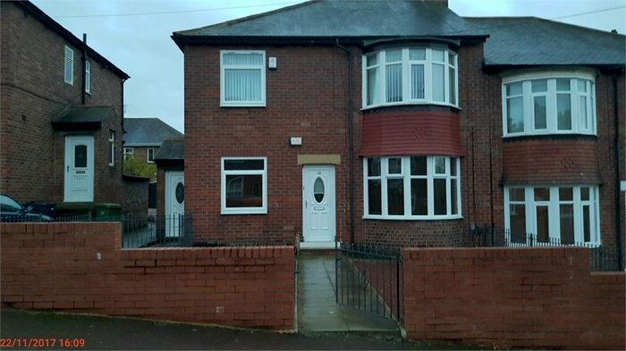2 Bedroom Flat To Rent In Arkwright Street, Gateshead, Tyne And Wear NE8