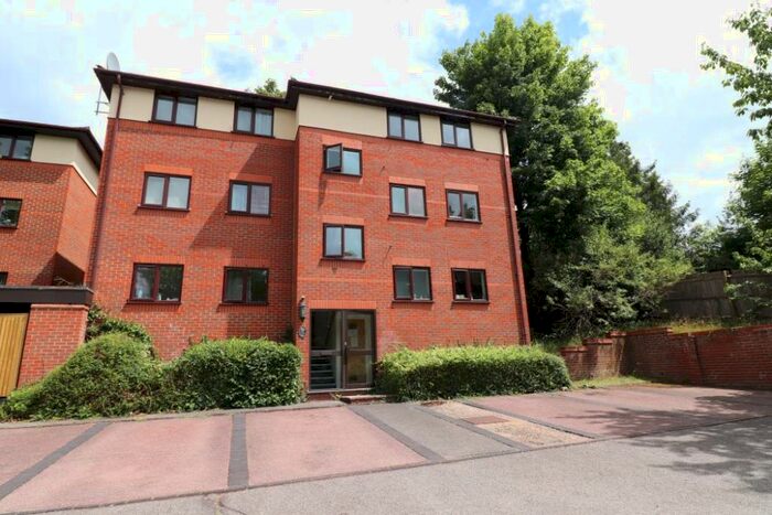 1 Bedroom Flat To Rent In Winchester Court, High Wycombe, HP11