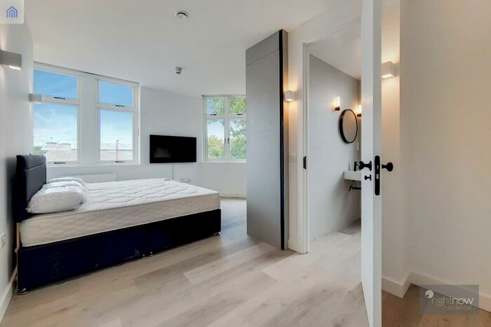 Studio To Rent In Woolwich Road, London, SE7