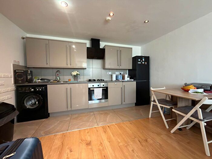 1 Bedroom Flat To Rent In East Barnet Road, New Barnet, EN4