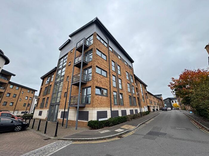 3 Bedroom Apartment To Rent In Tuke Walk, Old Town, Swindon, SN1