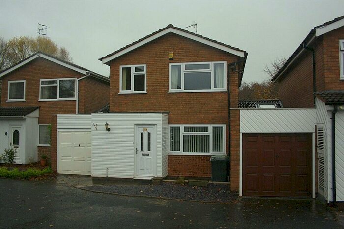 4 Bedroom Link Detached House To Rent In Petton Close, Redditch, Worcestershire, B98