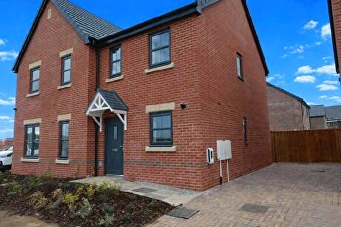 2 Bedroom Semi Detached House To Rent In Bentley Drive, Armthorpe, DN3