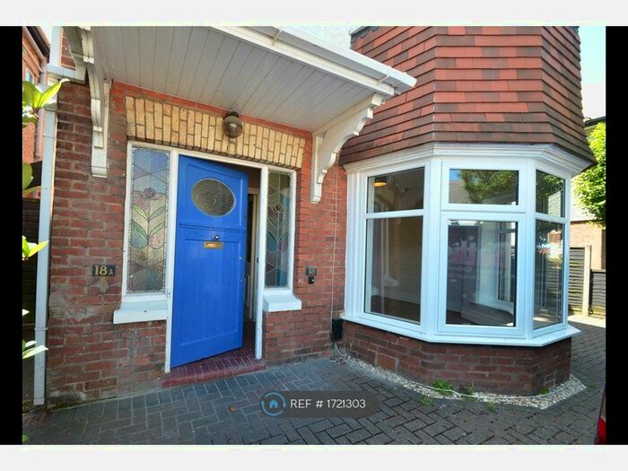 3 Bedroom Flat To Rent In Talbot Road, Bournemouth, BH9