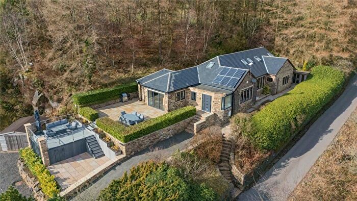 4 Bedroom Detached House For Sale In Ladcastle Road, Uppermill, Saddleworth, OL3