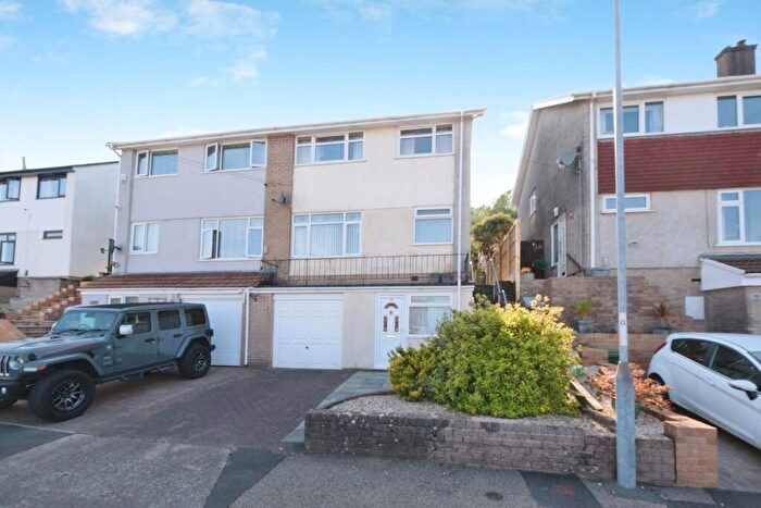 3 Bedroom Semi-Detached House For Sale In Brynheulog, Griffithstown, Pontypool, NP4