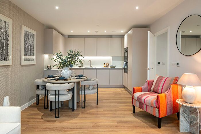 1 Bedroom Flat For Sale In " Bedroom Apartment" At Market Street, Bracknell, RG12