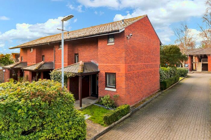 2 Bedroom End Of Terrace House To Rent In Robert Jennings Close, Cambridge, CB4