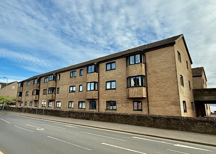 2 Bedroom Flat For Sale In Flat Tower Place, East Clyde Street, Helensburgh, G84