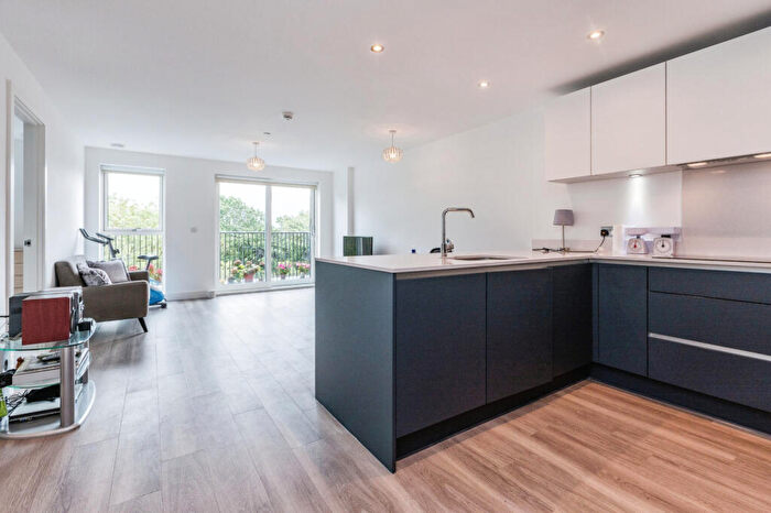 1 Bedroom Flat For Sale In City House, Heart Of Winchmore Hill, N21
