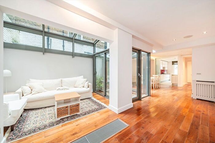 5 Bedroom Property To Rent In Ansdell Terrace, Kensington, W8