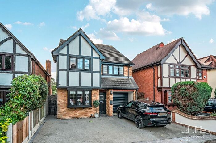 4 Bedroom Detached House For Sale In Rockingham Avenue, Hornchurch, RM11