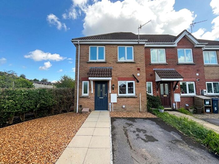 2 Bedroom End Of Terrace House To Rent In Bedminster, Honeywick Close, BS3