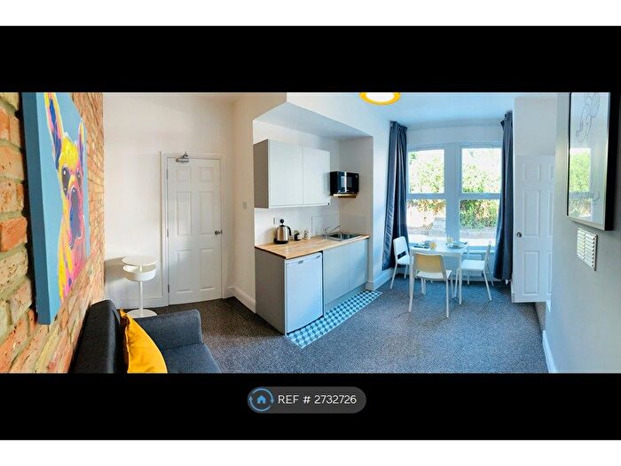 1 Bedroom Flat To Rent In Honiton Road, Southend-On-Sea, SS1