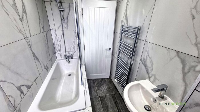 2 Bedroom Flat To Rent In Station Road, Pilsley, Chesterfield, Derbyshire, S45