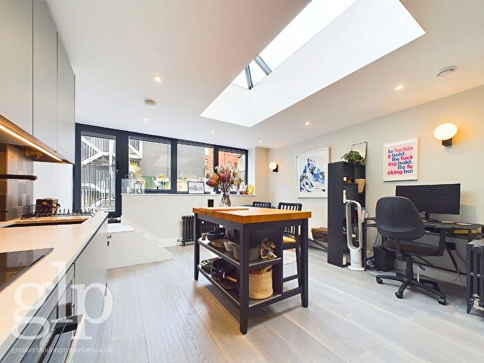 2 Bedroom Flat To Rent In Beak Street, Soho, W1F