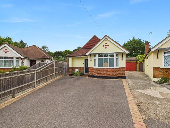 3 Bedroom Detached Bungalow For Sale In Dudley Close, Addlestone, KT15