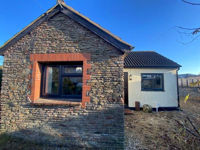 1 Bedroom Bungalow To Rent In A Pound Lane, Bristol, BS16