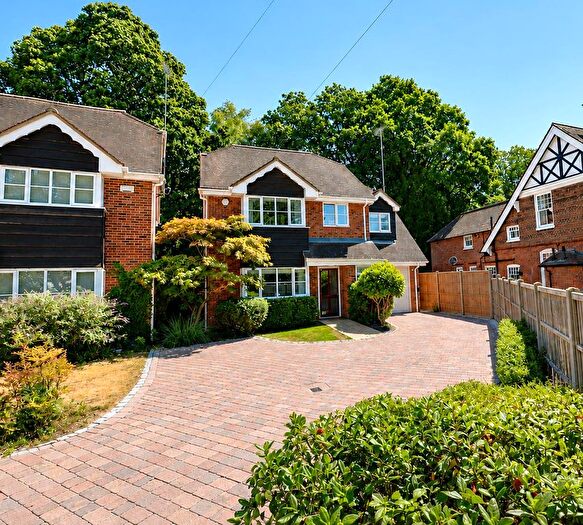 5 Bedroom Detached House For Sale In Maple Close, Sandhurst, GU47