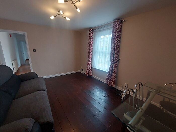 1 Bedroom Flat To Rent In Middle Street, Southampton, SO14