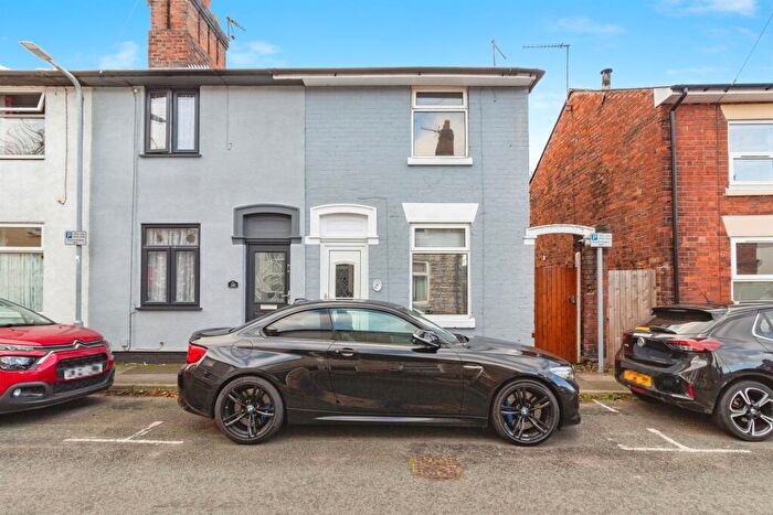 2 Bedroom End Of Terrace House For Sale In North Castle Street, Stafford, ST16