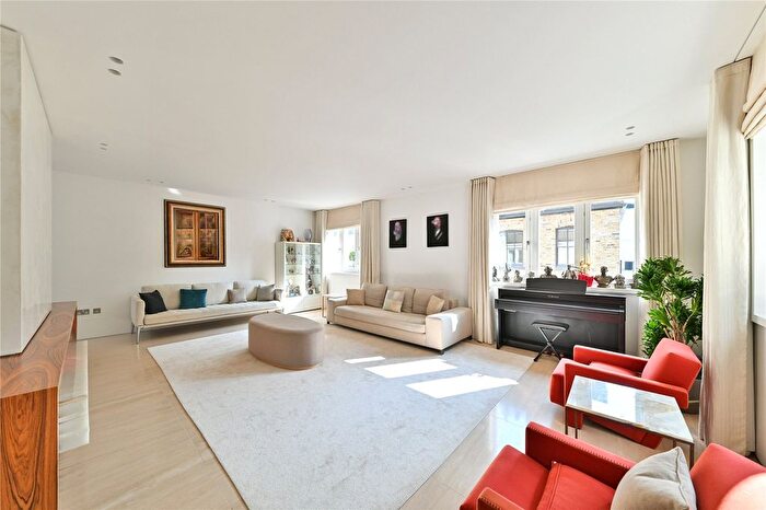 4 Bedroom End Of Terrace House For Sale In Ennismore Street, Knightsbridge, London, SW7
