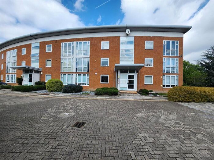 1 Bedroom Flat To Rent In Grimsby Grove, London, E16