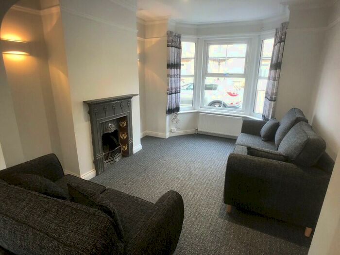 2 Bedroom Terraced House To Rent In Newnham Terrace, Harrogate, North Yorkshire, HG2