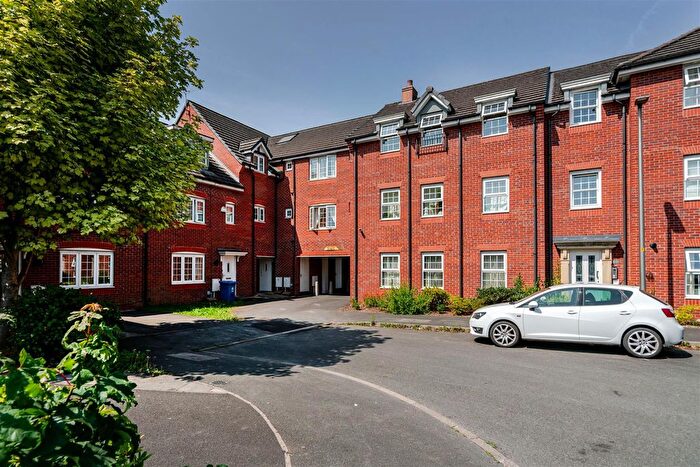 2 Bedroom Flat For Sale In Brentwood Grove, Leigh, WN7