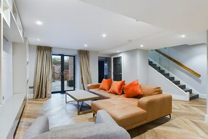 5 Bedroom Terraced House To Rent In Carlton Terrace, Jesmond Road West, Newcastle Upon Tyne, NE2