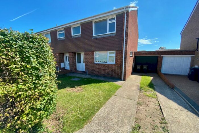 3 Bedroom Semi-Detached House To Rent In Drybeck Avenue, Ramsgate, Kent, CT11