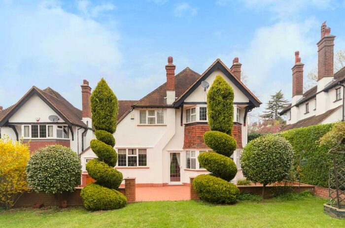 3 Bedroom Detached House To Rent In Chiltern Road, Sutton, SM2