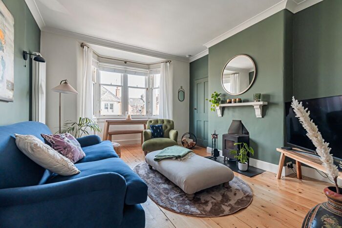 2 Bedroom Flat For Sale In Glendevon Terrace, Edinburgh, EH12